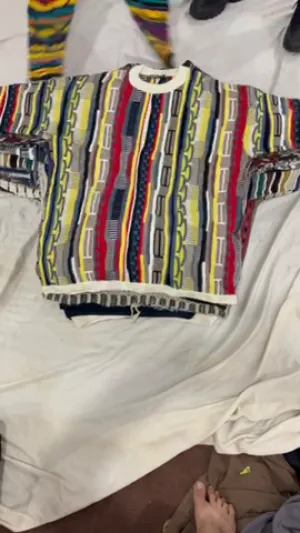 COOGI STYLE KNITWEAR (INCLUDES ORIGINAL COOGI) - 26 PIECES