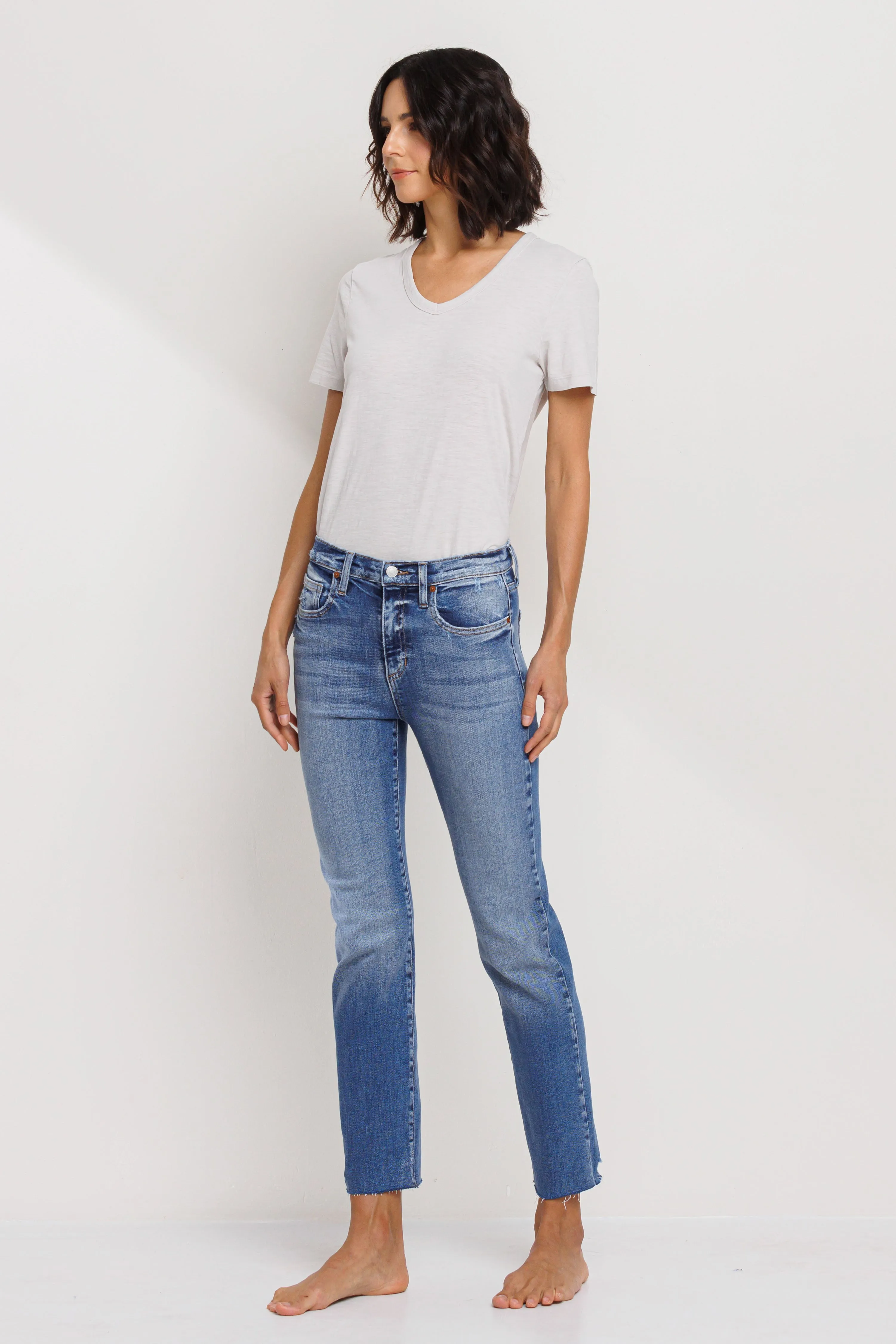 HIGH RISE SLIM STRAIGHT WITH SCISSOR CUT HEM  / SP-P12208
