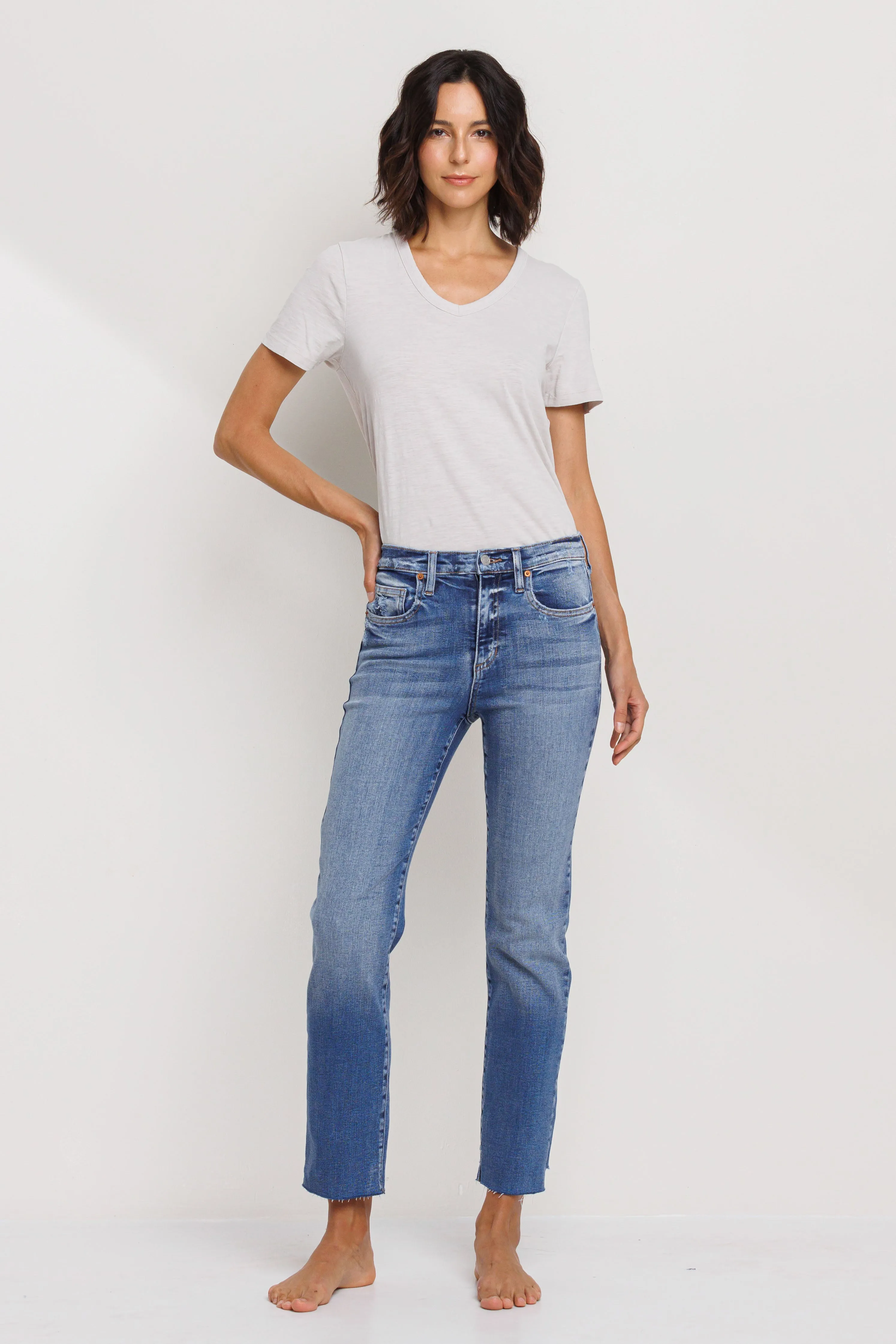 HIGH RISE SLIM STRAIGHT WITH SCISSOR CUT HEM  / SP-P12208