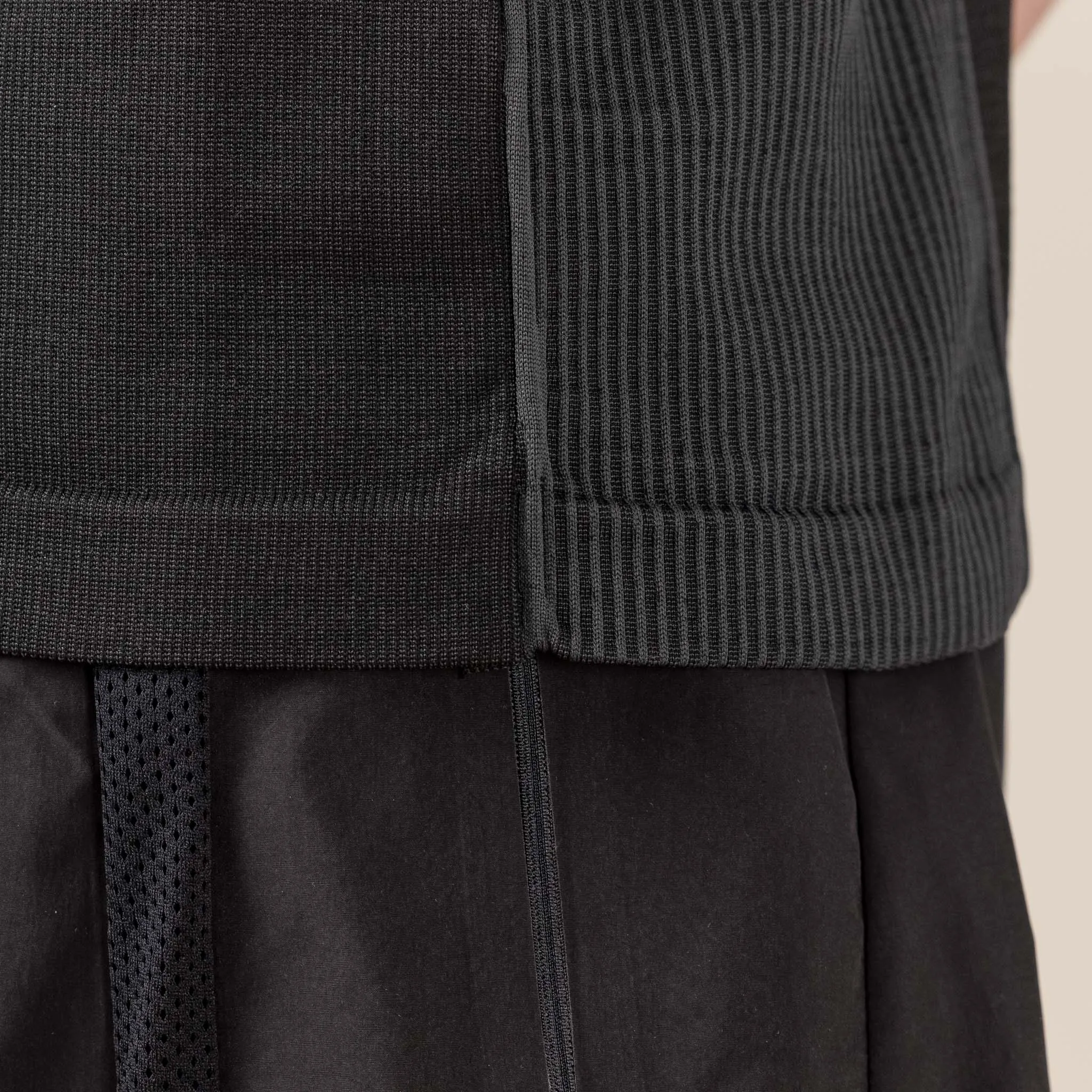 J.L-A.L - Prima Tech Knitted T-Shirt - Black / Grey